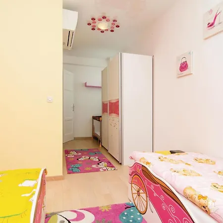 With Sea View 04 Apartment *